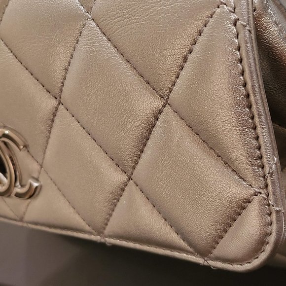 Chanel Silver Metallic Top Handle Flapbag 21K - Picture 12 of 17